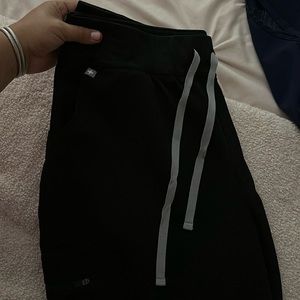 FIGS TOP AND BOTTOM BLACK SET